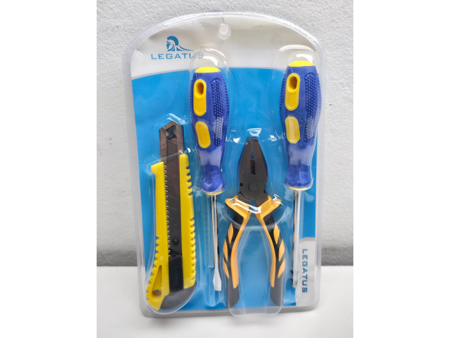 Set de Herramienta pinza, cutter y destornillador – Legatus