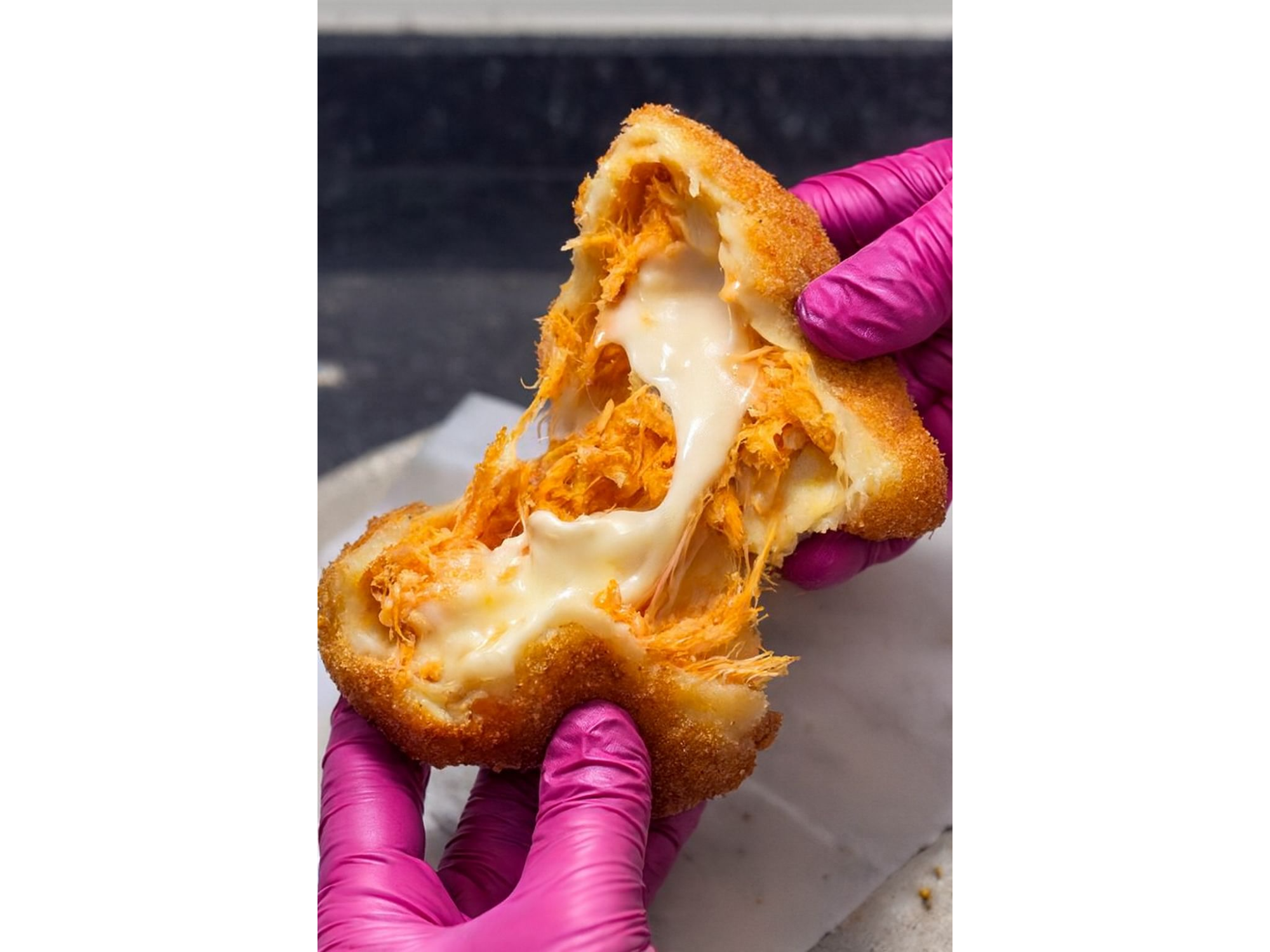 Coxiña de pollo con queso crema (cream cheese)