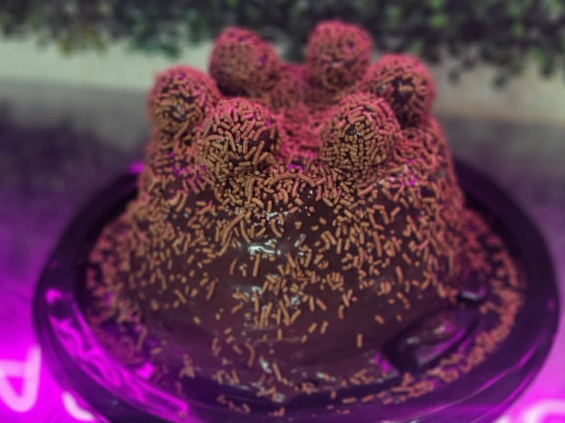 Torta volcán con 6 dociños (8 porciones)