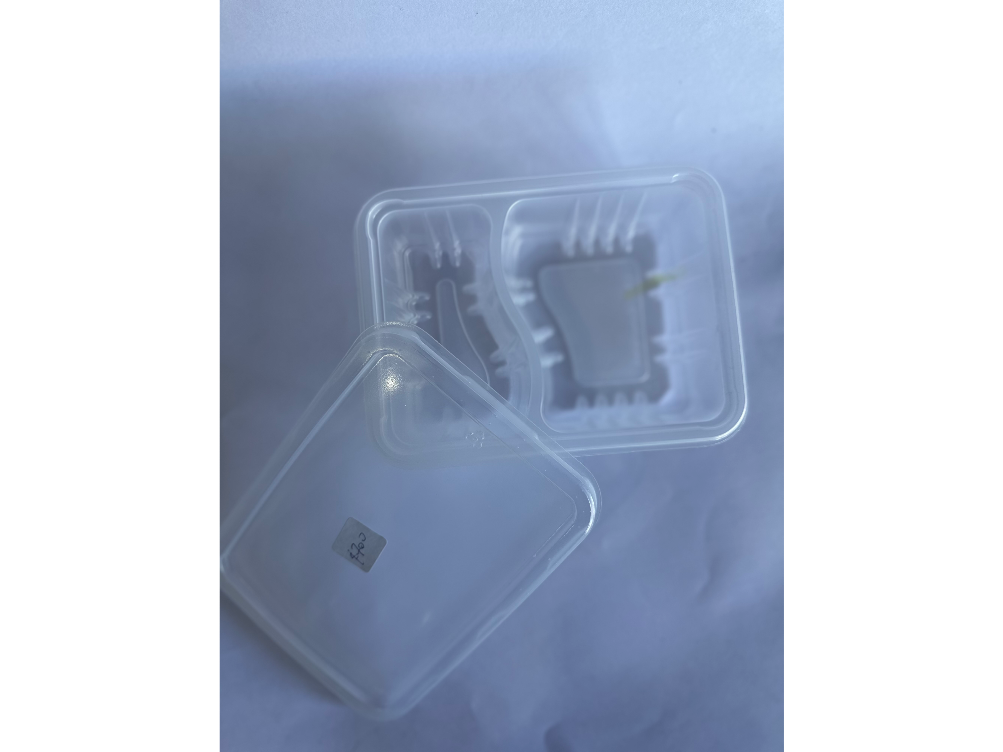 Estuche con dos divisores