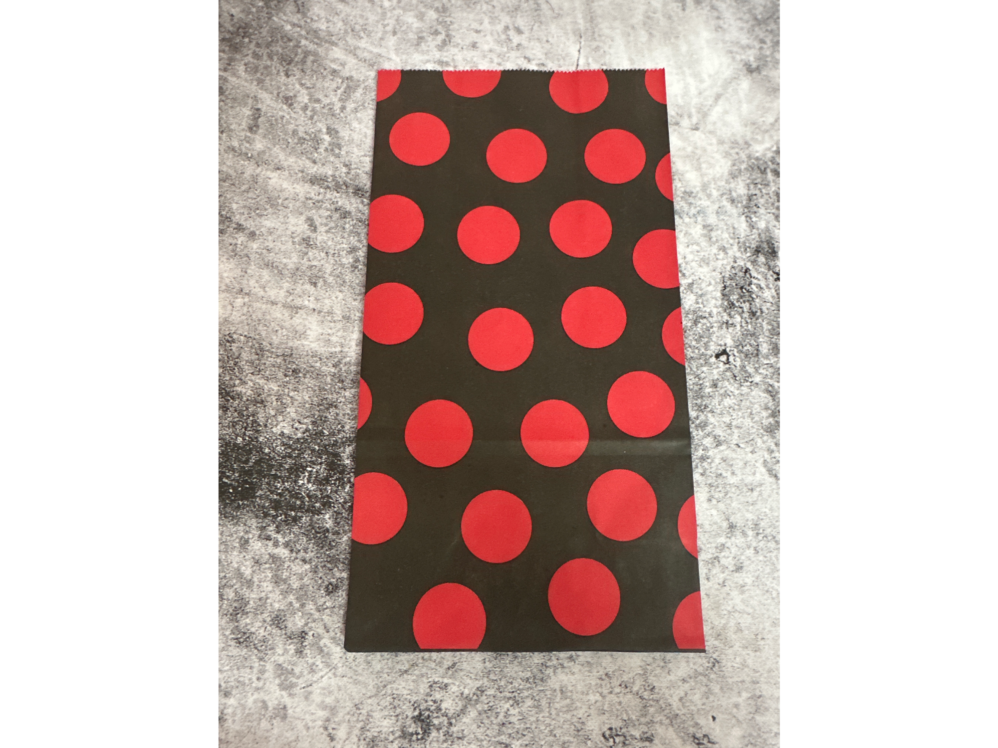 Bolsa fuelle: Lunares rojo, fondo negro