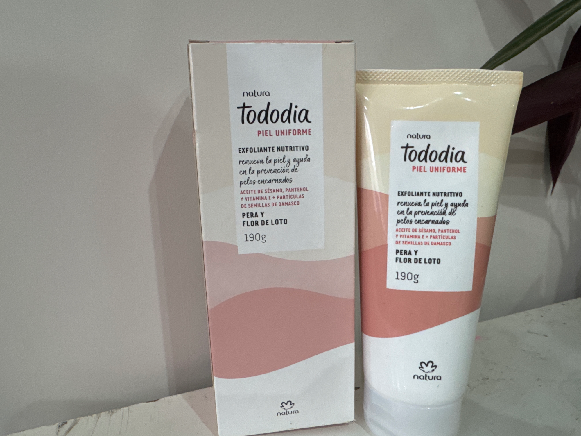 Crema corporal pera y flor de loto