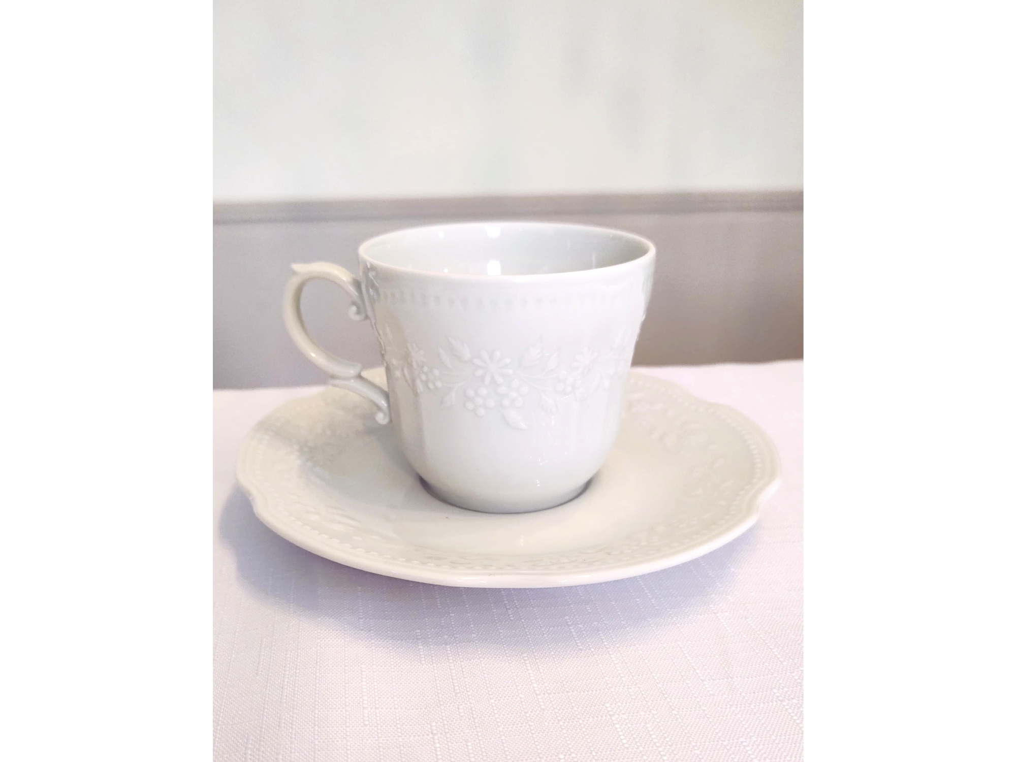 Taza y Plato de té Versailles de ENTRE REINAS