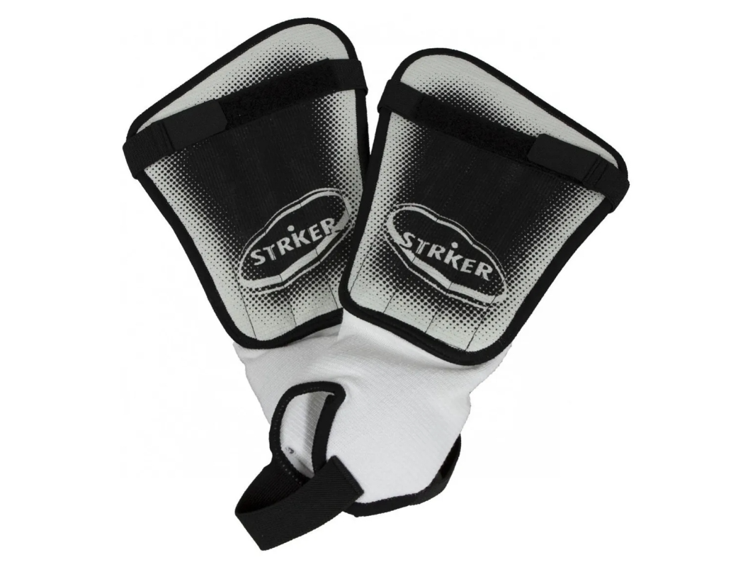 CANILLERA C/ TOBILLERA STRIKER