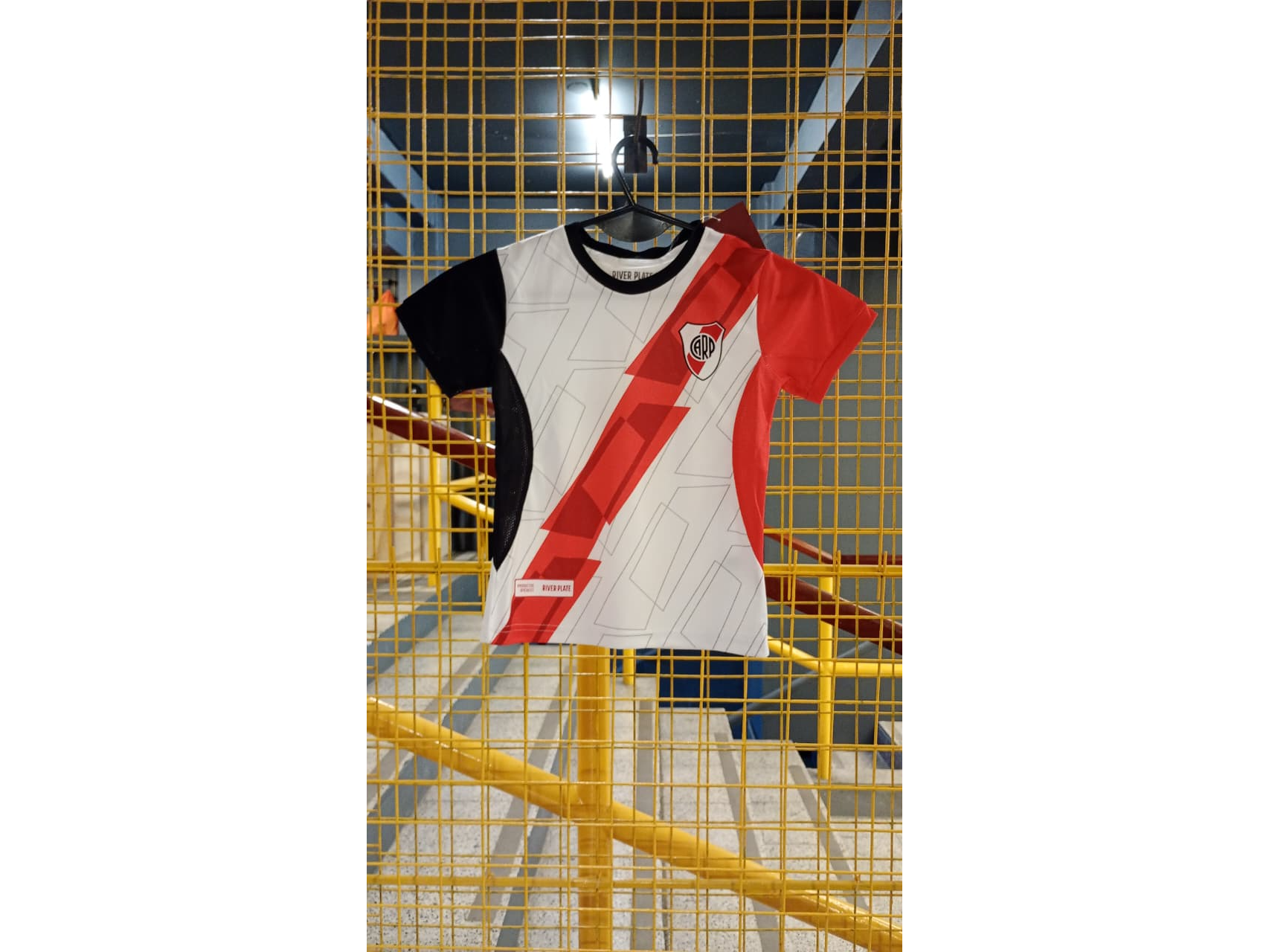 Remera De Entrenamiento Niño Millonario RIVER | LICENCIA CLUBES®