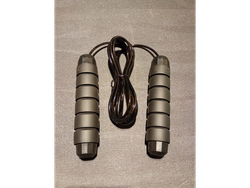 Soga para saltar cable de acero recubierto con rodamientos a bolas y puños de goma