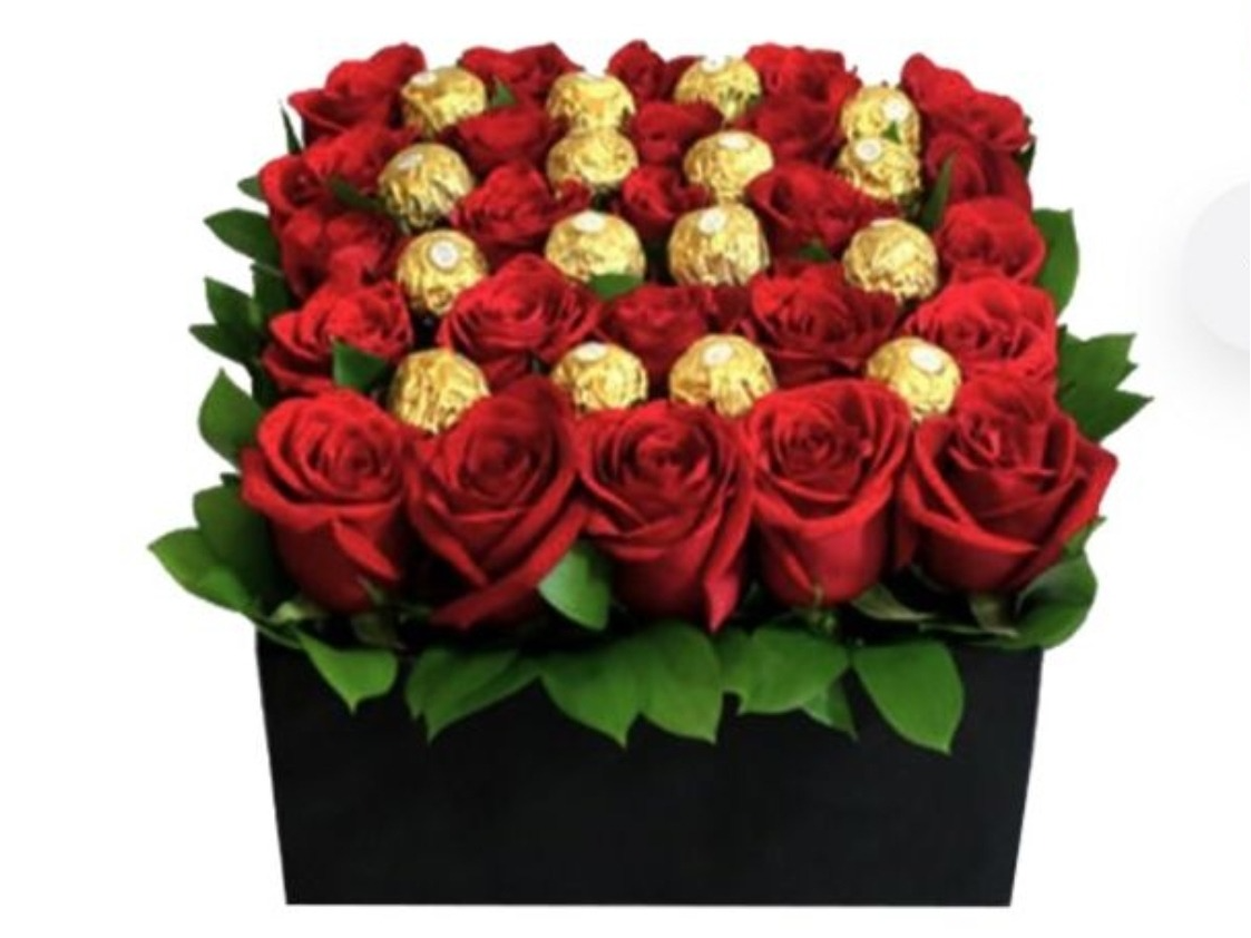 Caja de 24 rosas con 16 chocolates