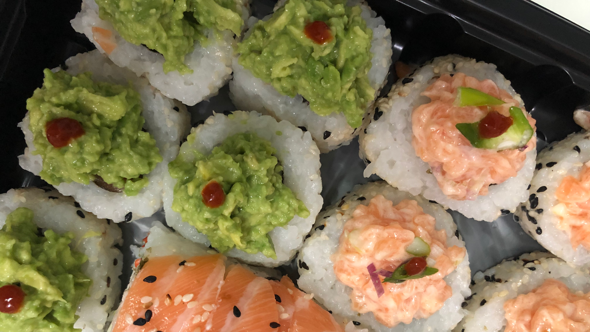 ROLLS CLÁSICOS(ARROZ POR AFUERA)