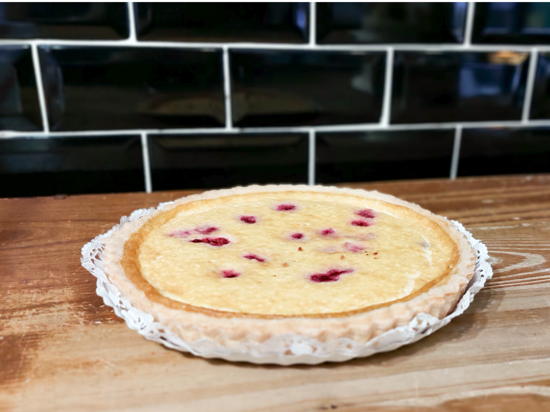TARTA DE CREMA CON FRAMBUESAS