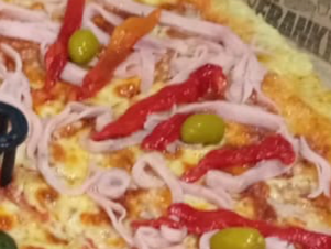 Pizza jamón y morron