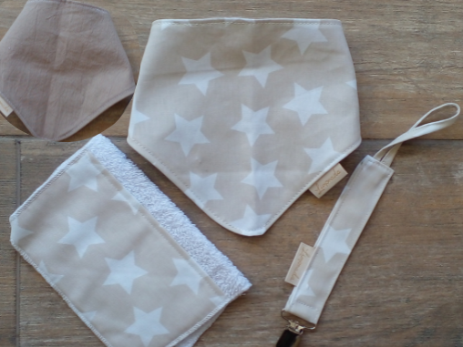 Accesorios  -Estrella Beige y Blanco -
