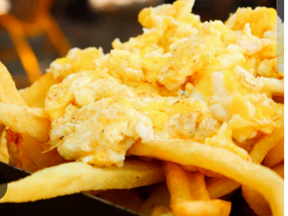 PAPAS CON HUEVO REVUELTO