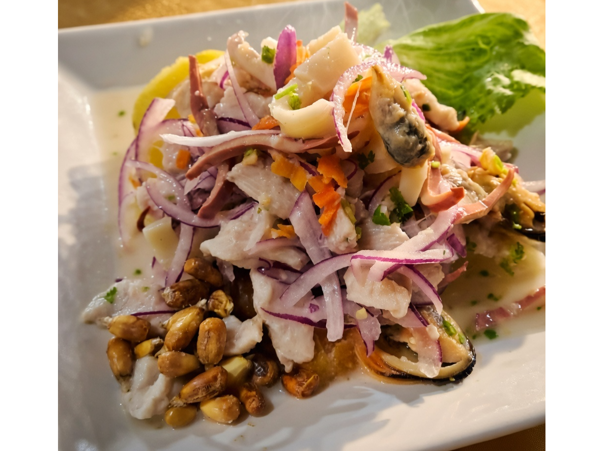 Ceviche Mixto (MITAD)
