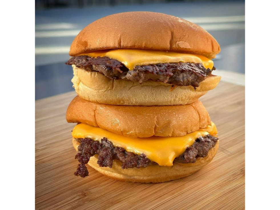 Cheese burguer simple c / papas