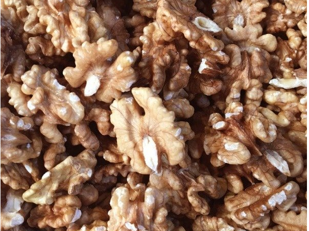 NUECES MARIPOSAS DORADAS