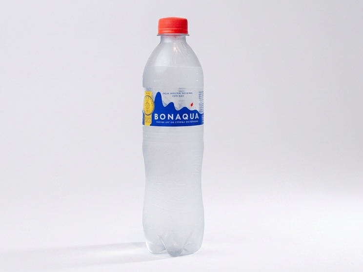 AGUA CON GAS