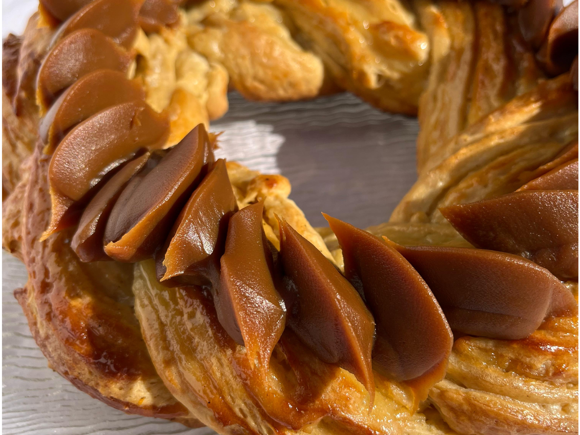 Rosca de pastelera y dulce de leche