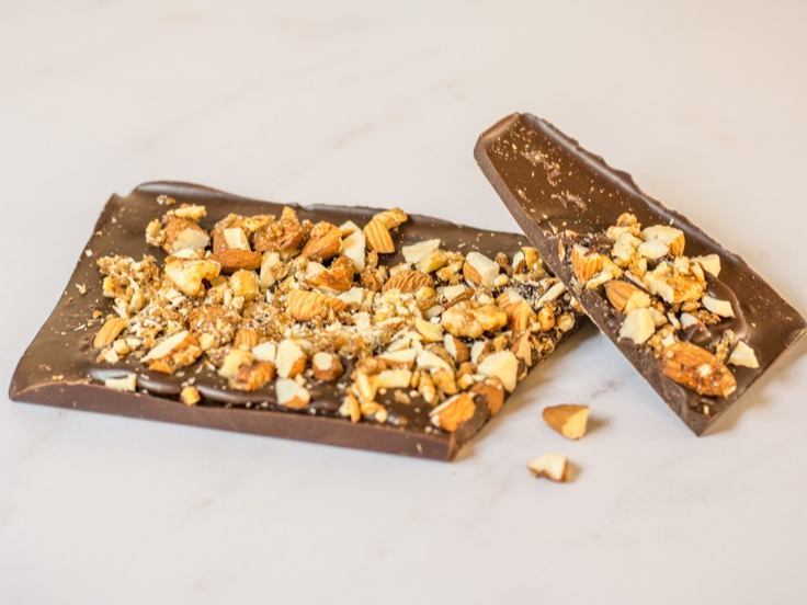 Chocolate con leche y frutos secos