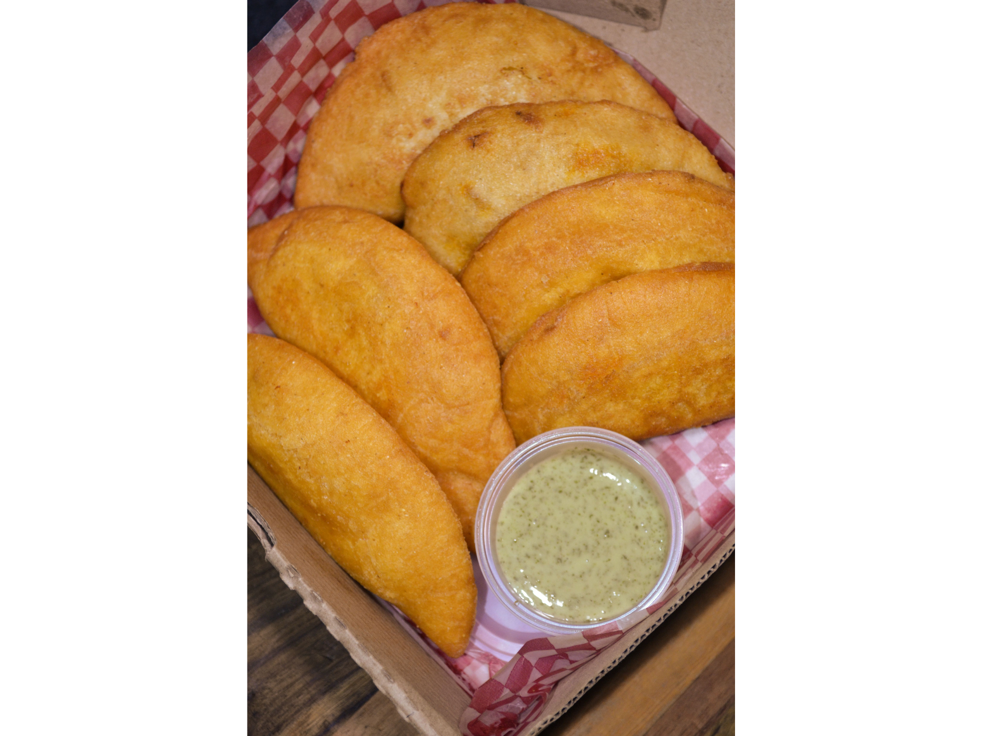 Docena de empanadas venezolanas