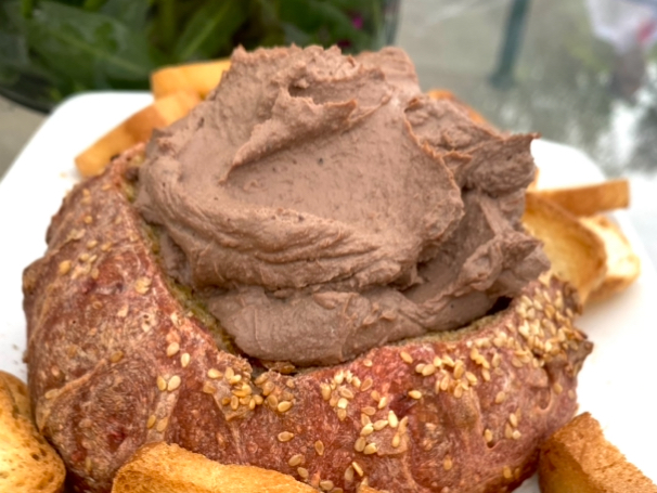 Pate casero con cebollita  acaramelada