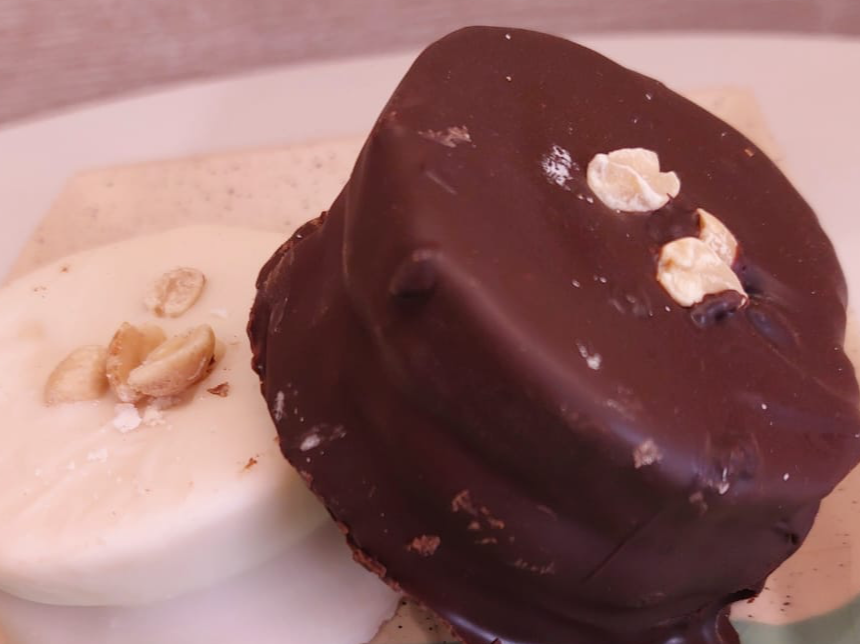 Blanco con Pasta de maní