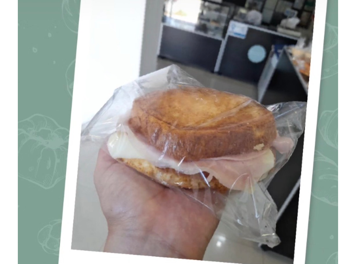 Sandwich de pan nube jamón y queso