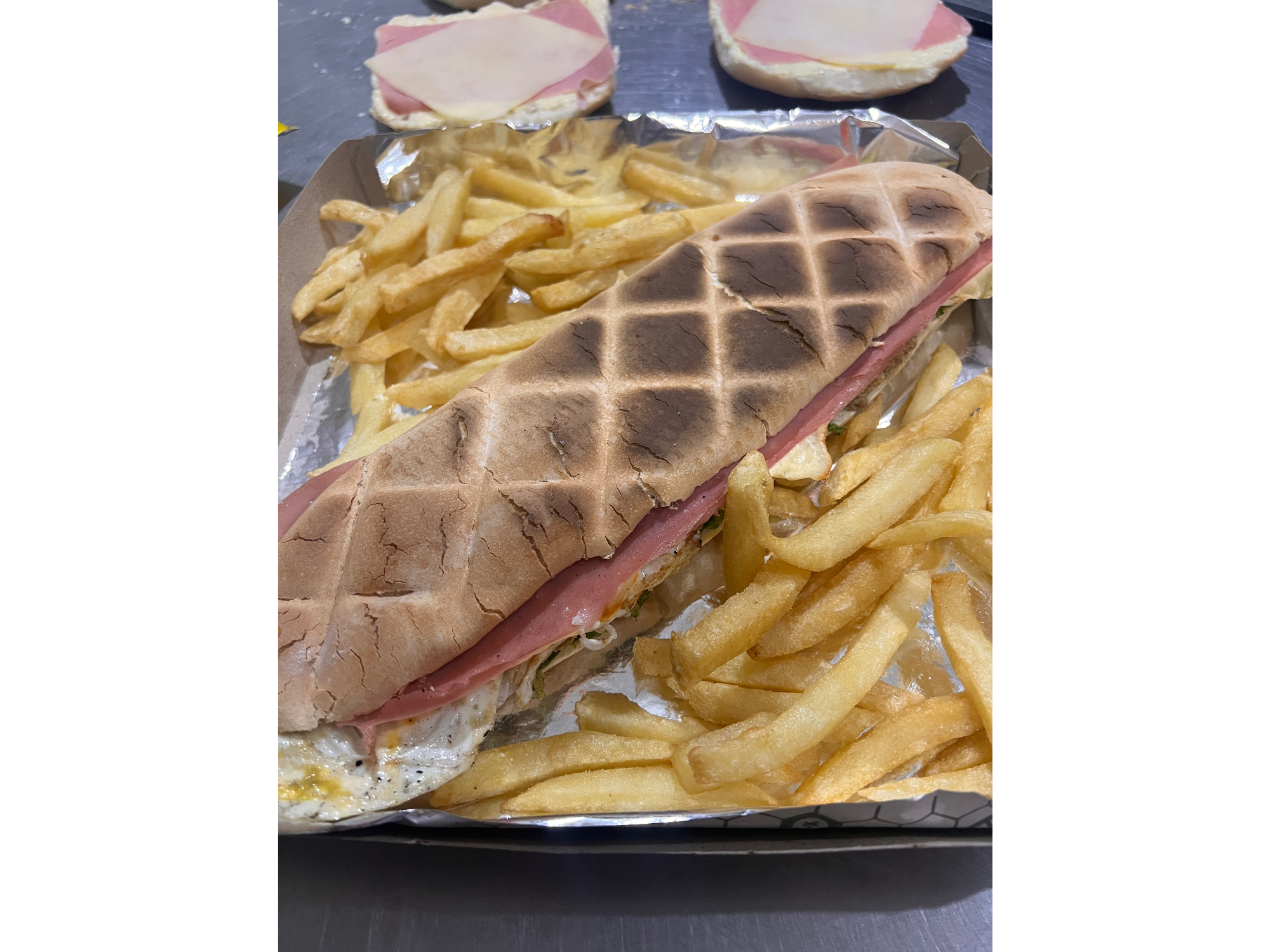 sandwich de mila familiar de LA COCINA DEL PAISA
