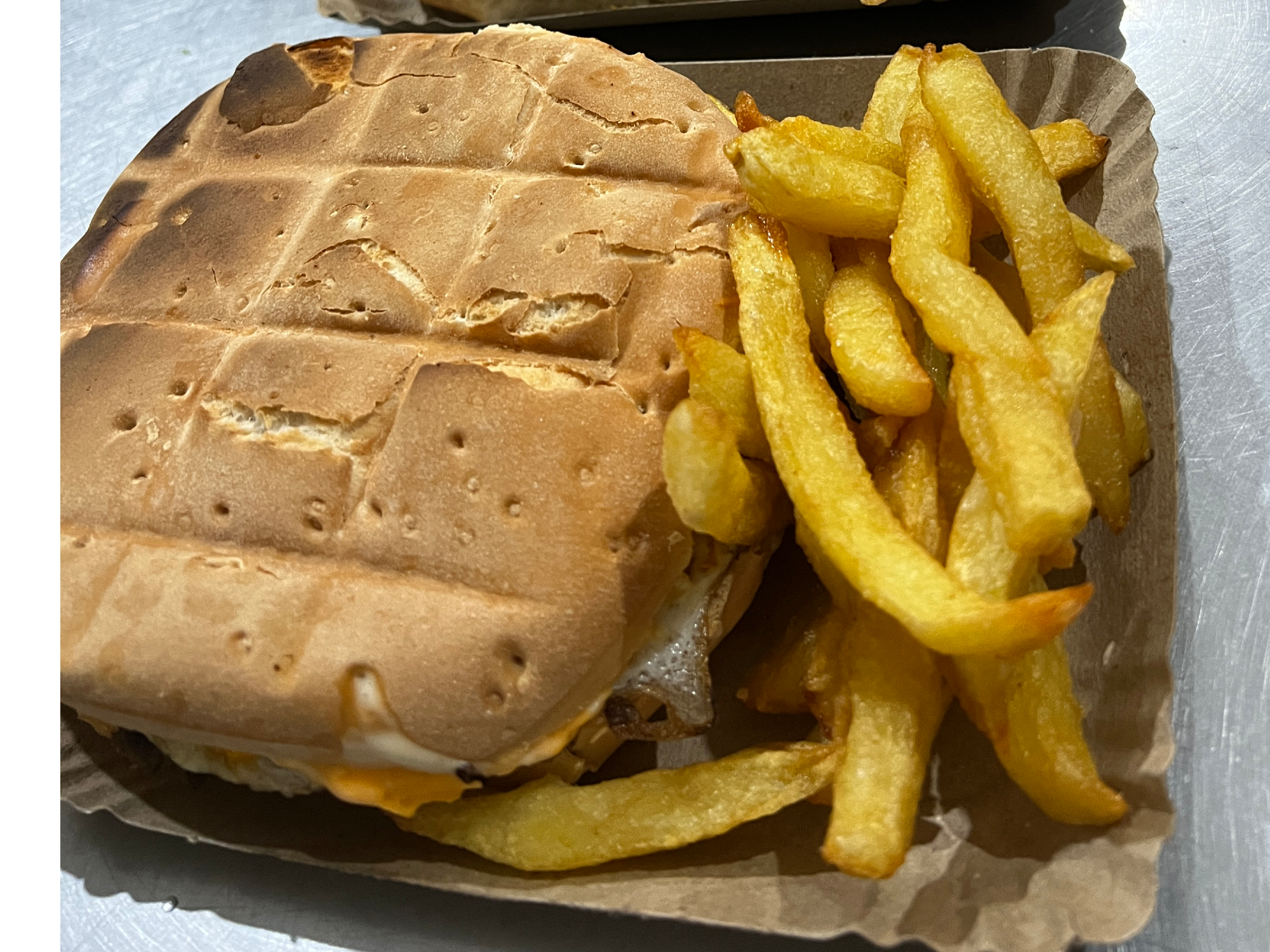 Clasica con cheddar de LA COCINA DEL PAISA