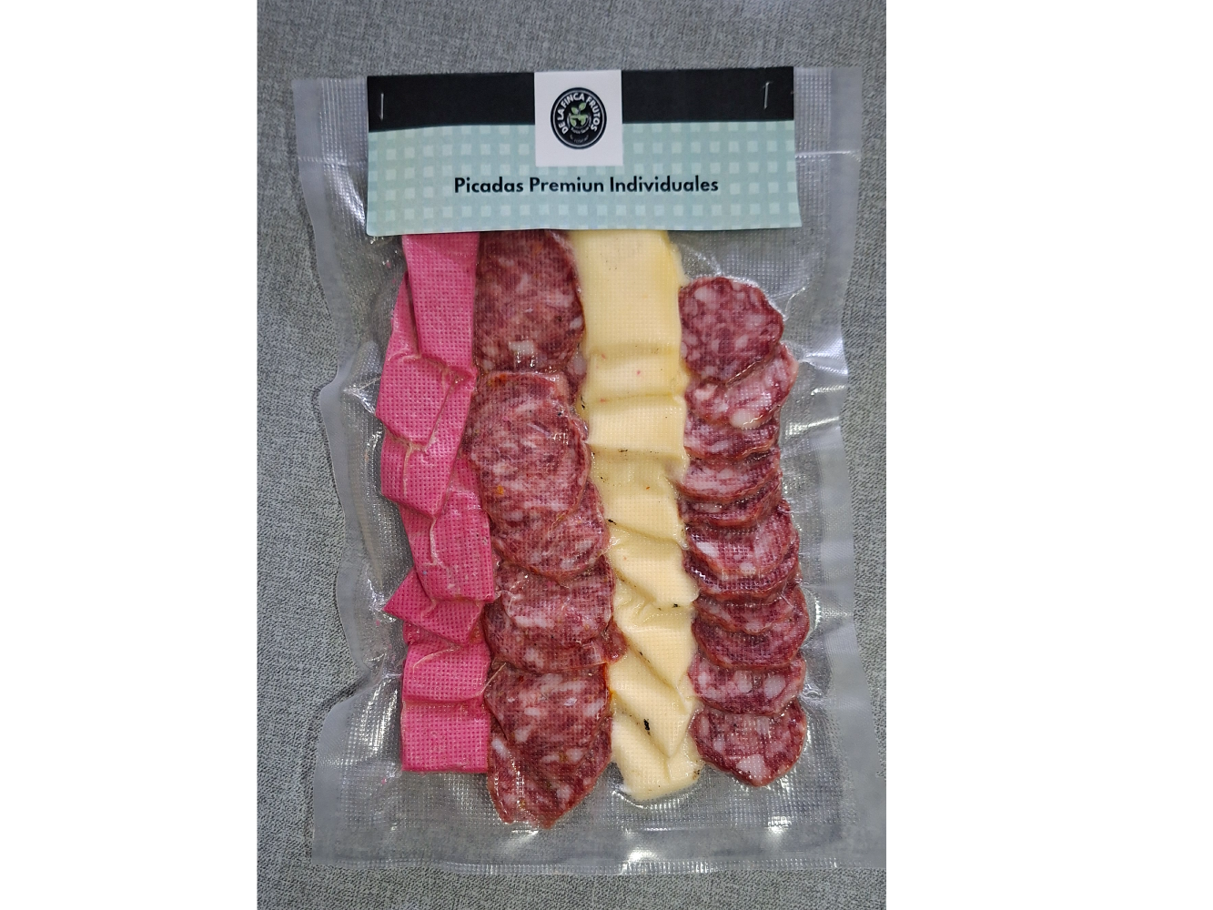 Picada Individual de Queso Premium y Salamines