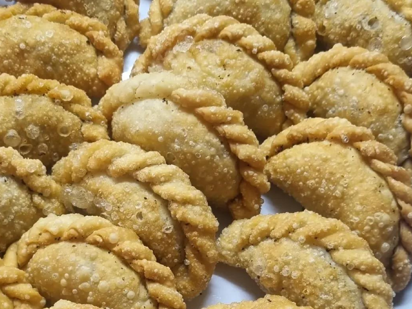 12 Empanadas criollas