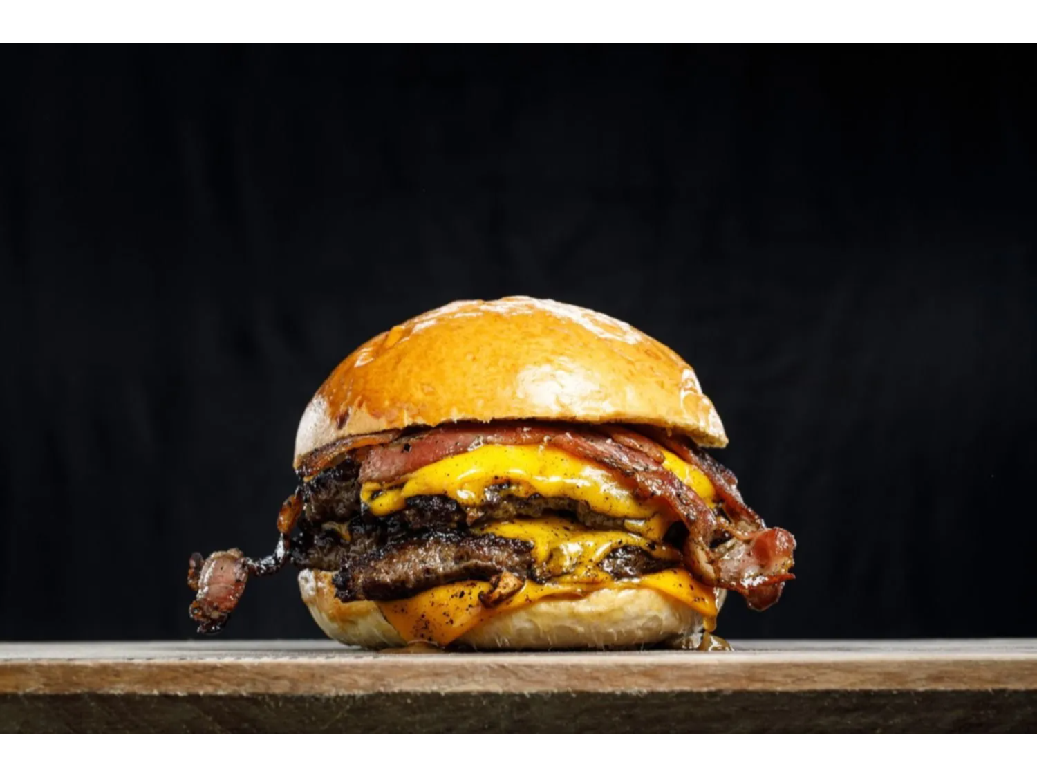 Burger CHEDAR Y PANCETA