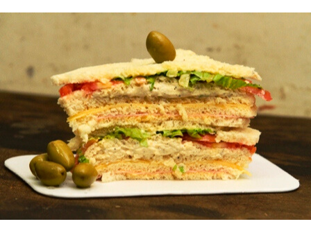 Sandwiches de Jamón y Queso Con Verdura (Tomate y Lechuga)