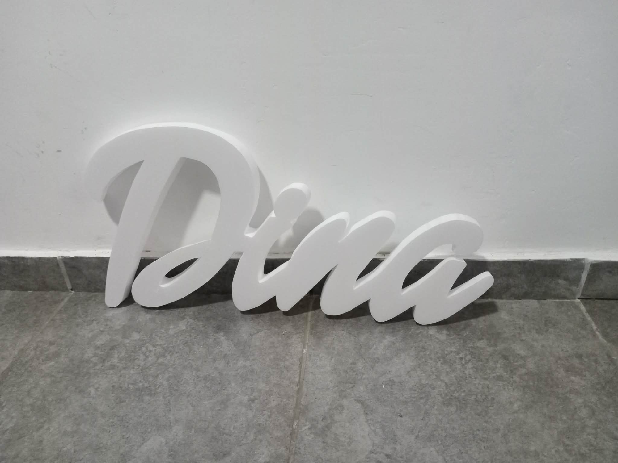 Nombre corporeo entero blanco