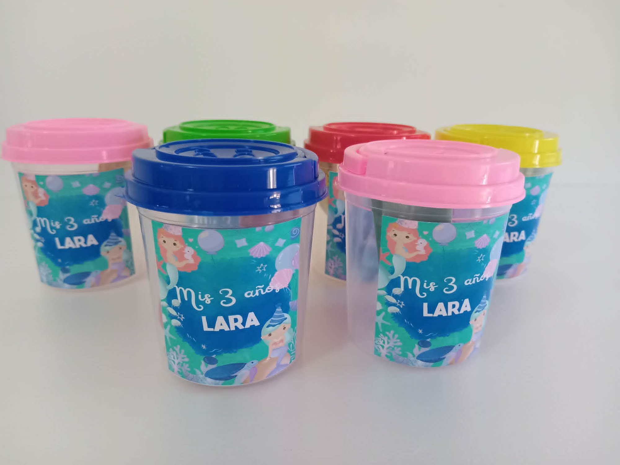 Pote con plastimasa