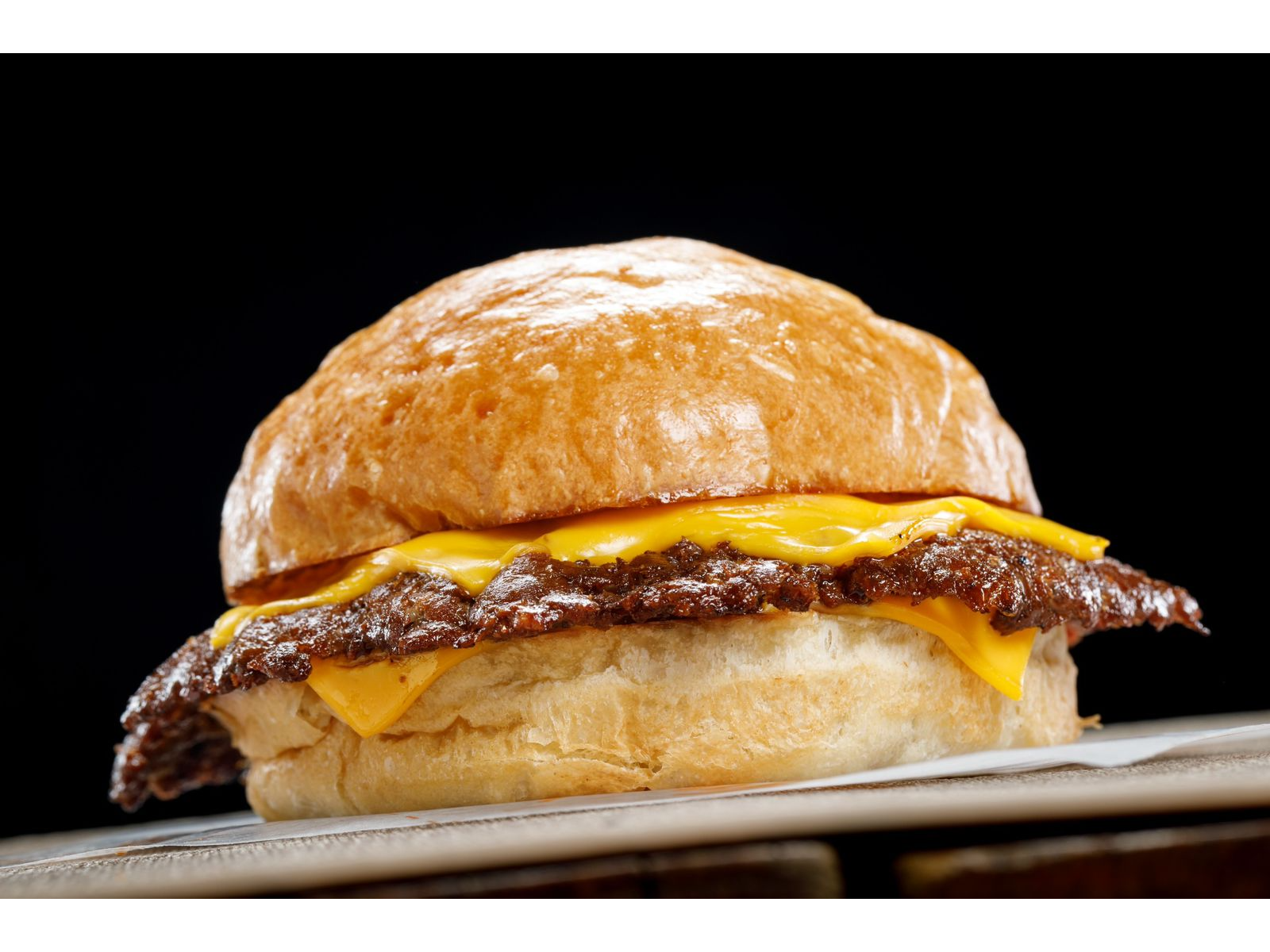 Cheeseburger Simple de Frytki Ezeiza