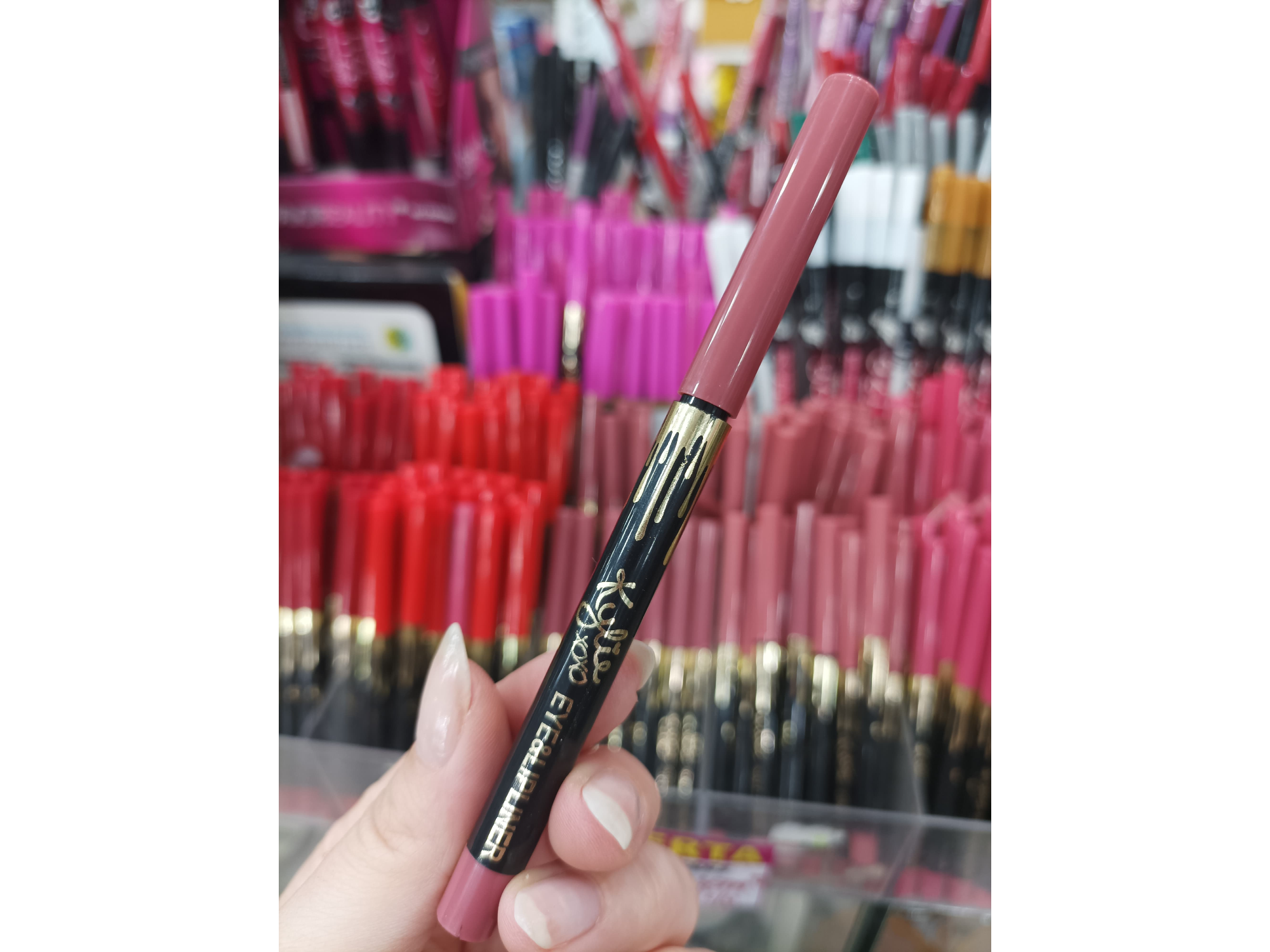 DELINEADOR LABIOS RETRACTIL