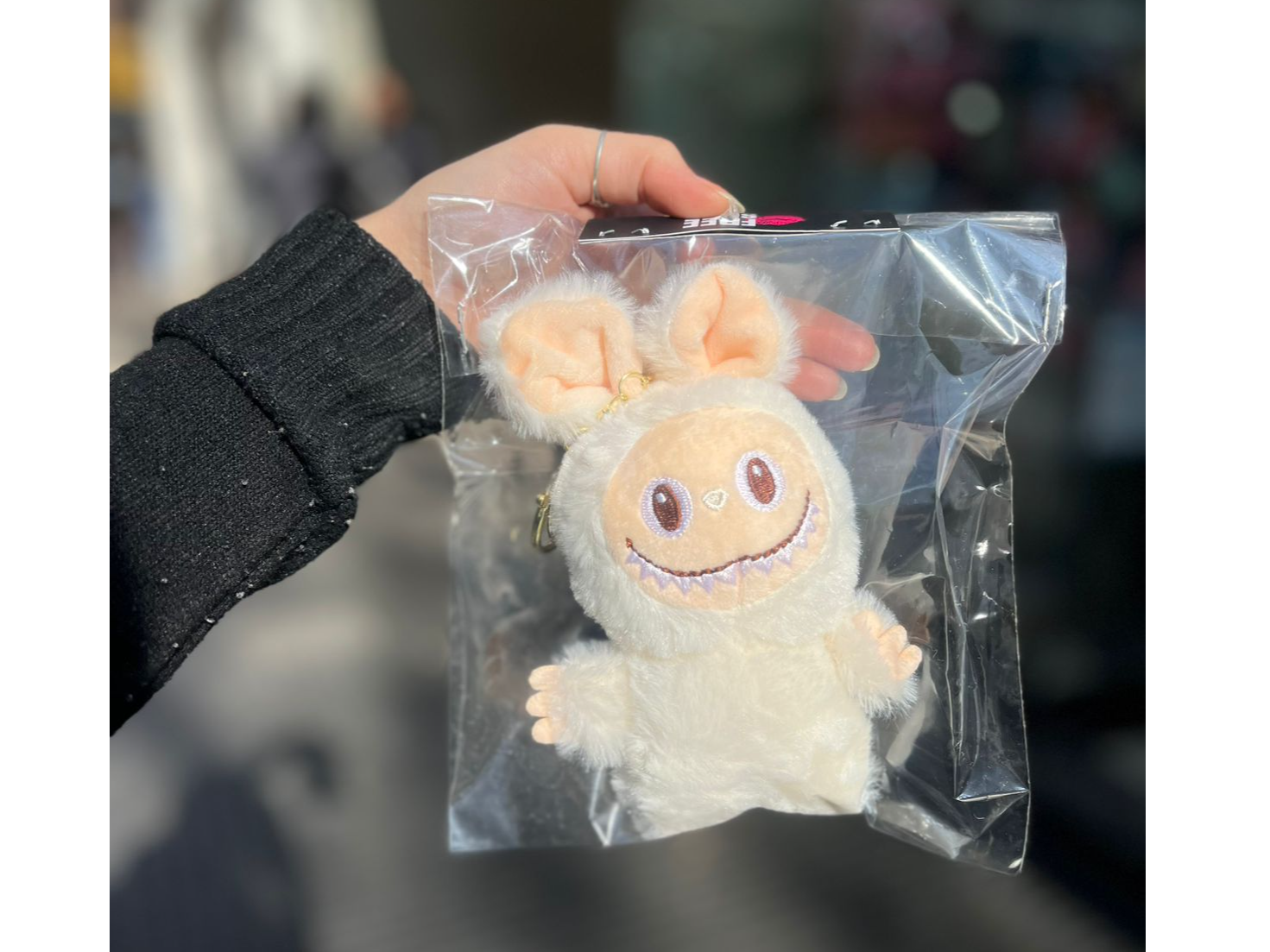 LLAVERO LABUBU PELUCHE BLANCO