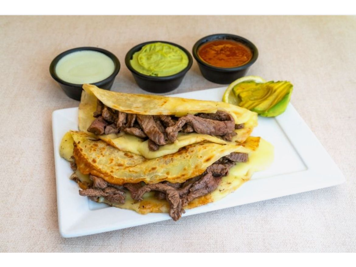 QUESADILLA DE CARNE