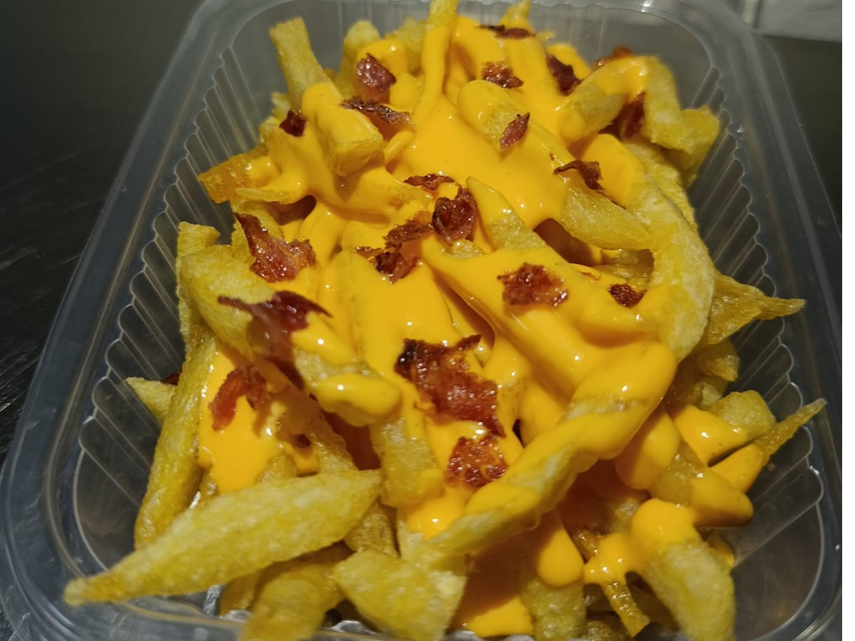 Papas cheddar y bacon