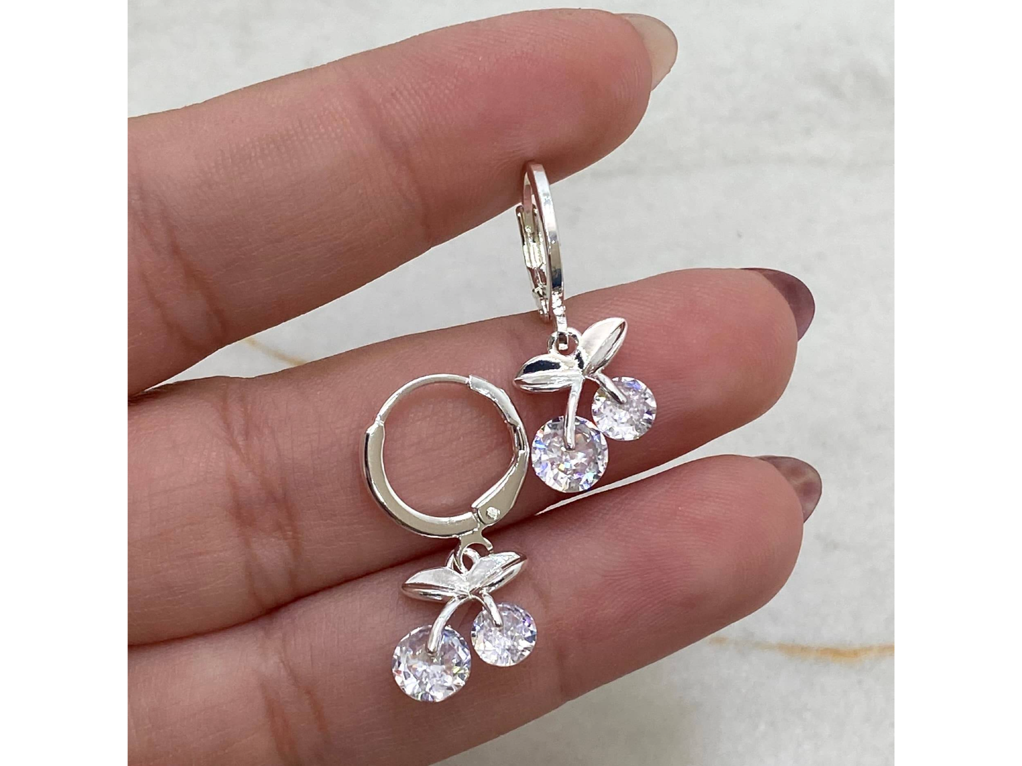 Aros cerezas con strass