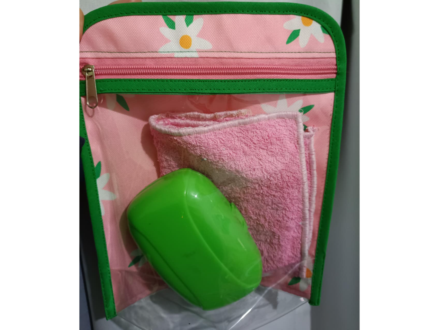 Estuche de higiene con toalla n2