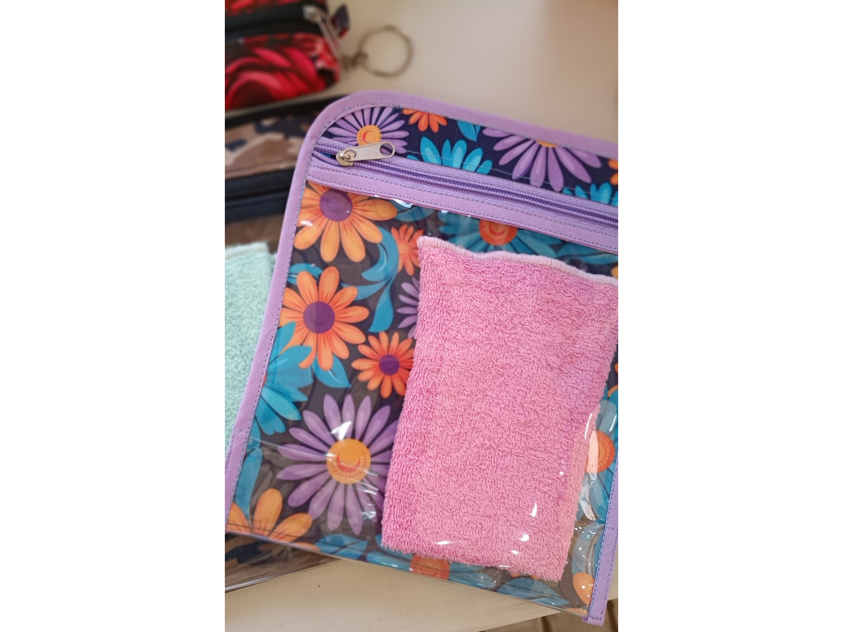 Estuche de higiene con toalla n1