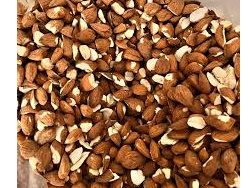 Almendras partidas