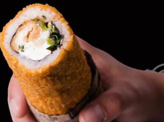 Pollo teriyaki pimentón palta queso