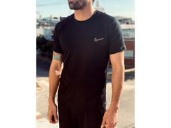 Remera Hombre - Nike Negra