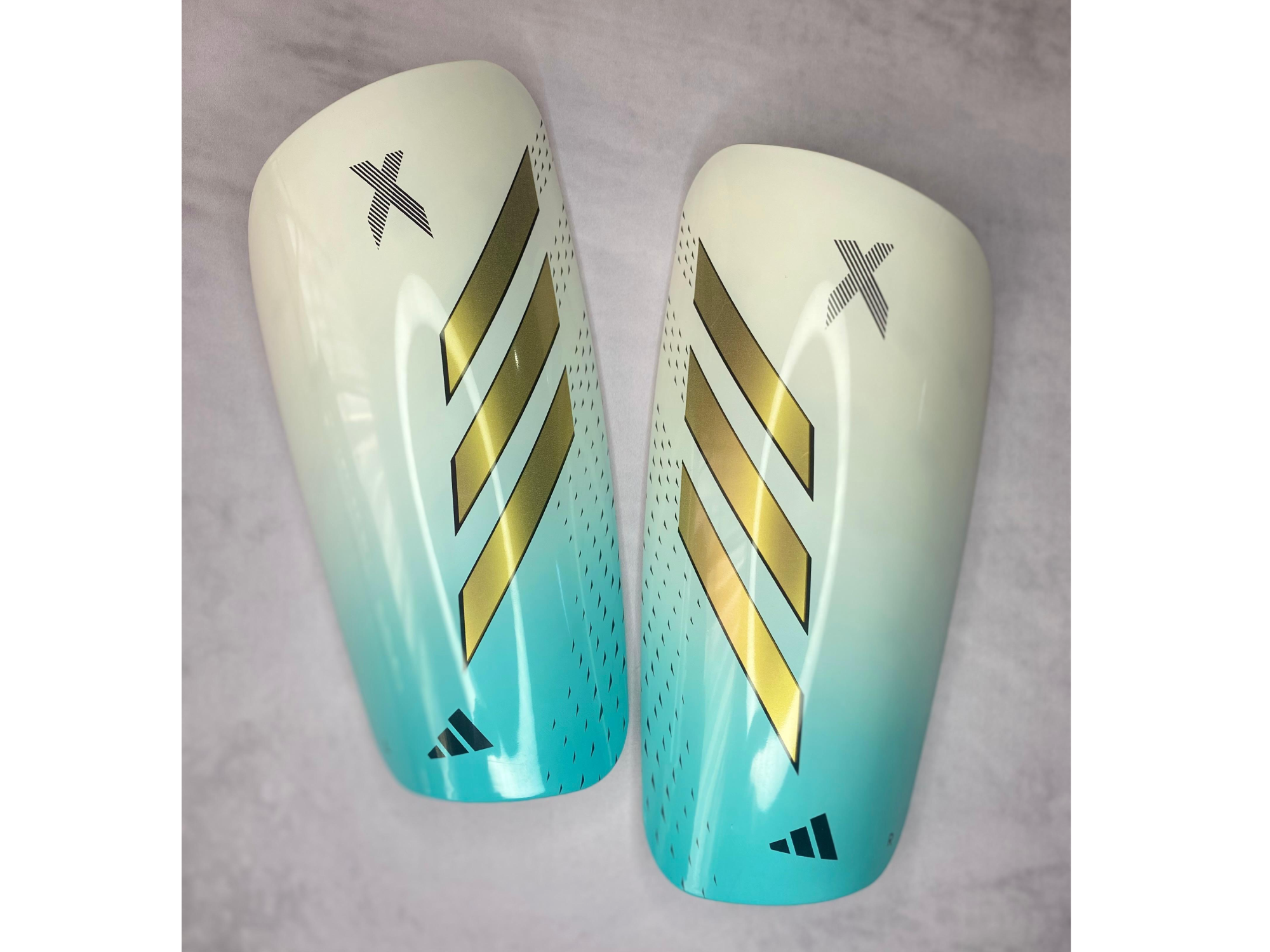 Canillera de fútbol Adidas - importada