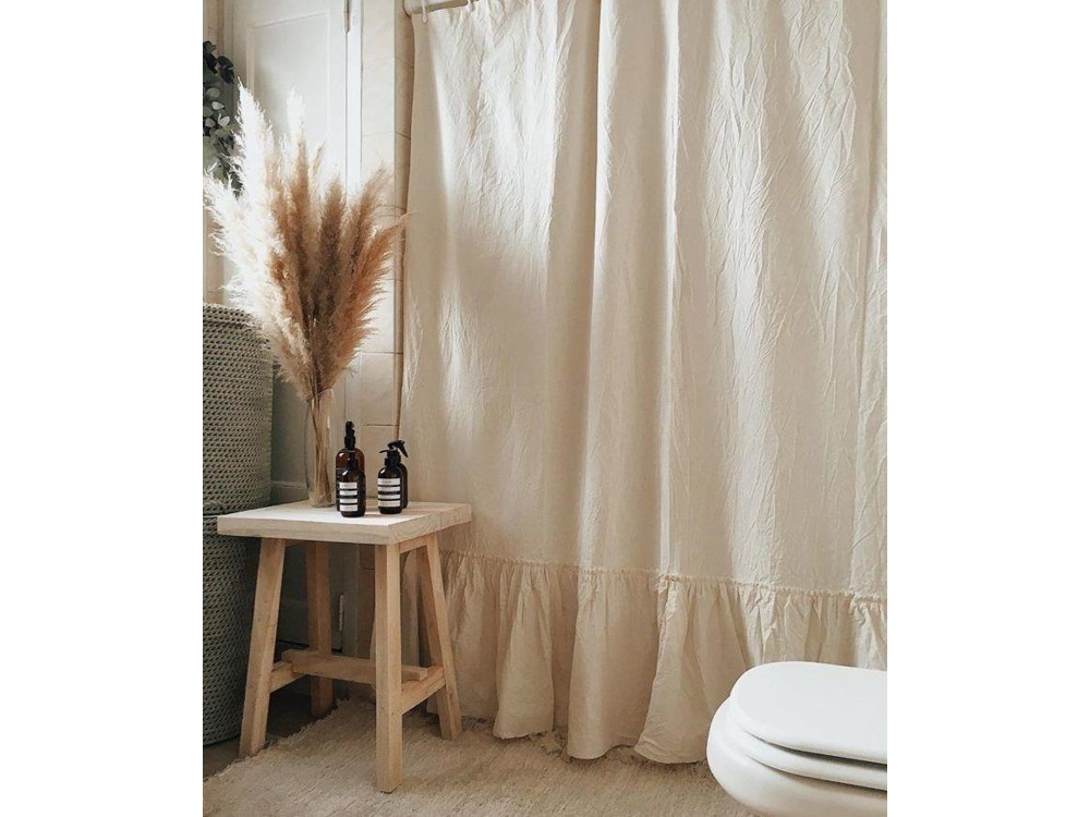Cortina de baño de tela gasa con volados 1.80 x 1.80 mts