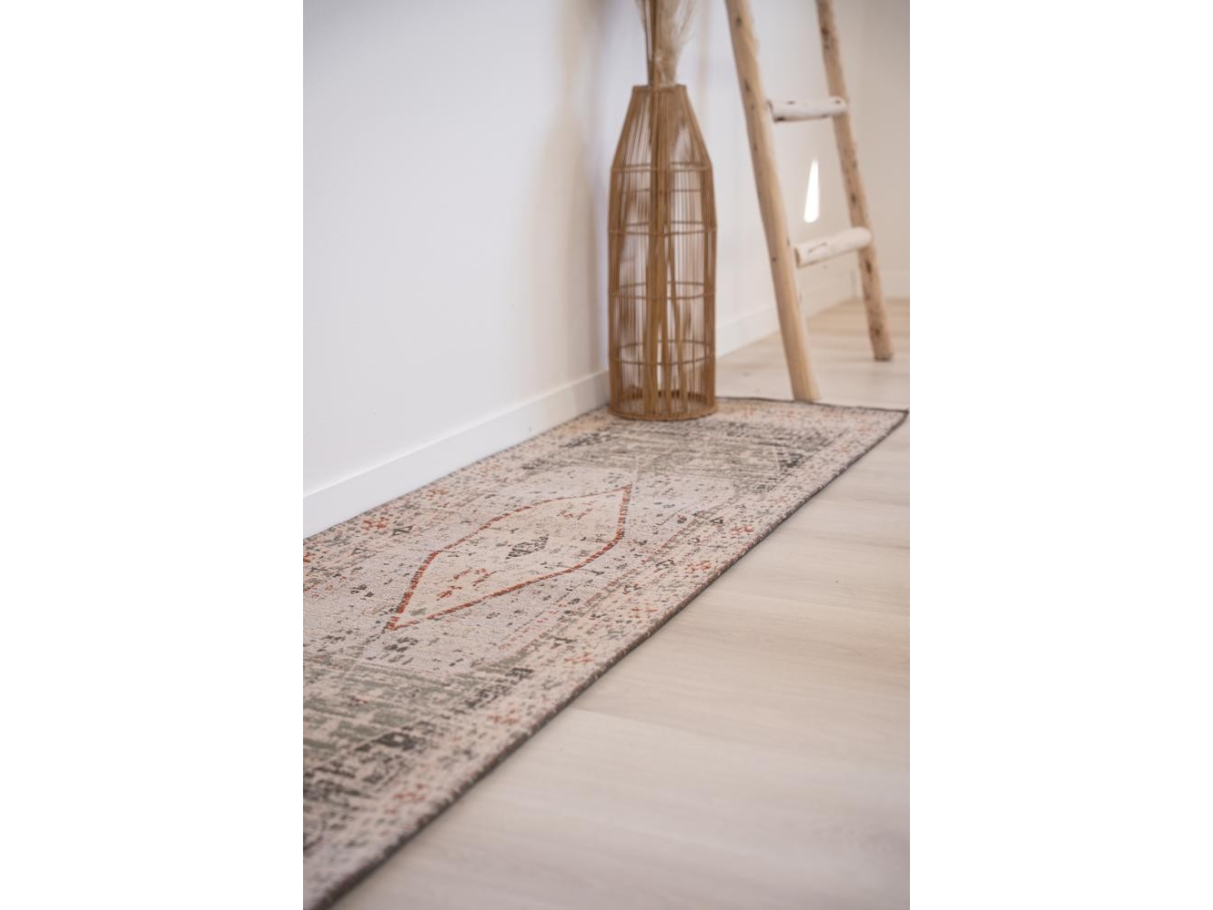 Alfombra de pasillo o costado de cama Persa