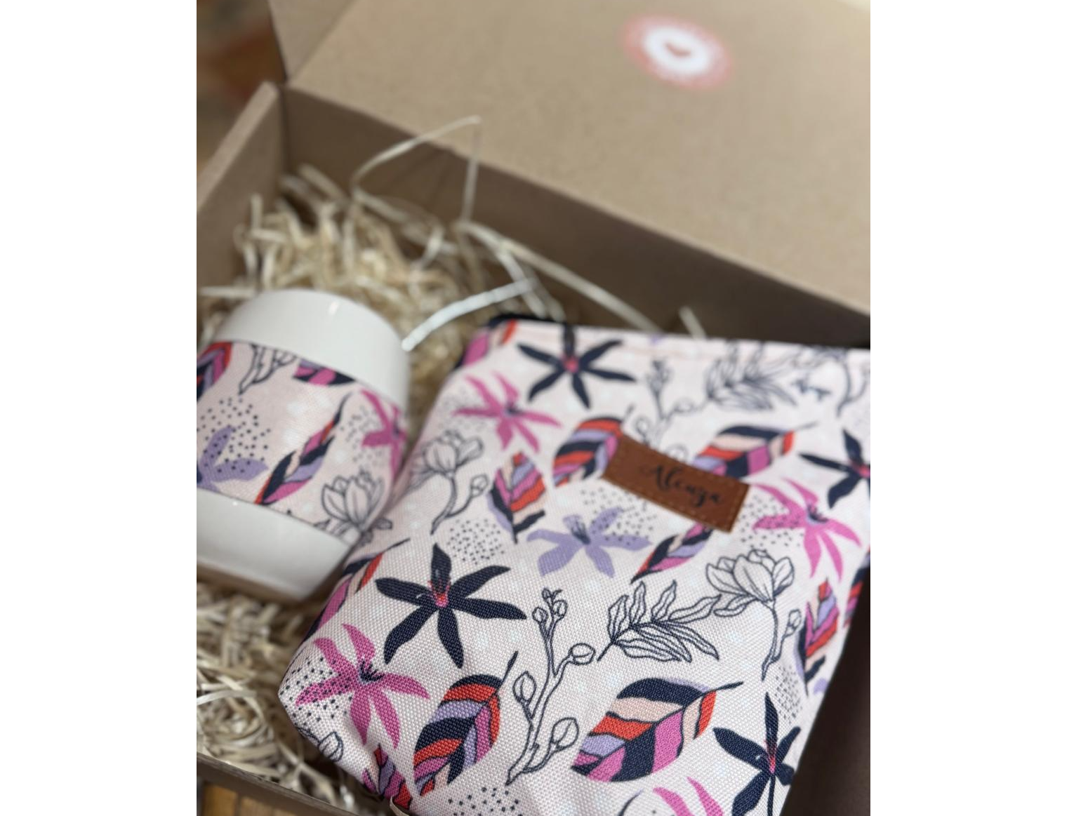 Yerbera + mate ovo+bombilla