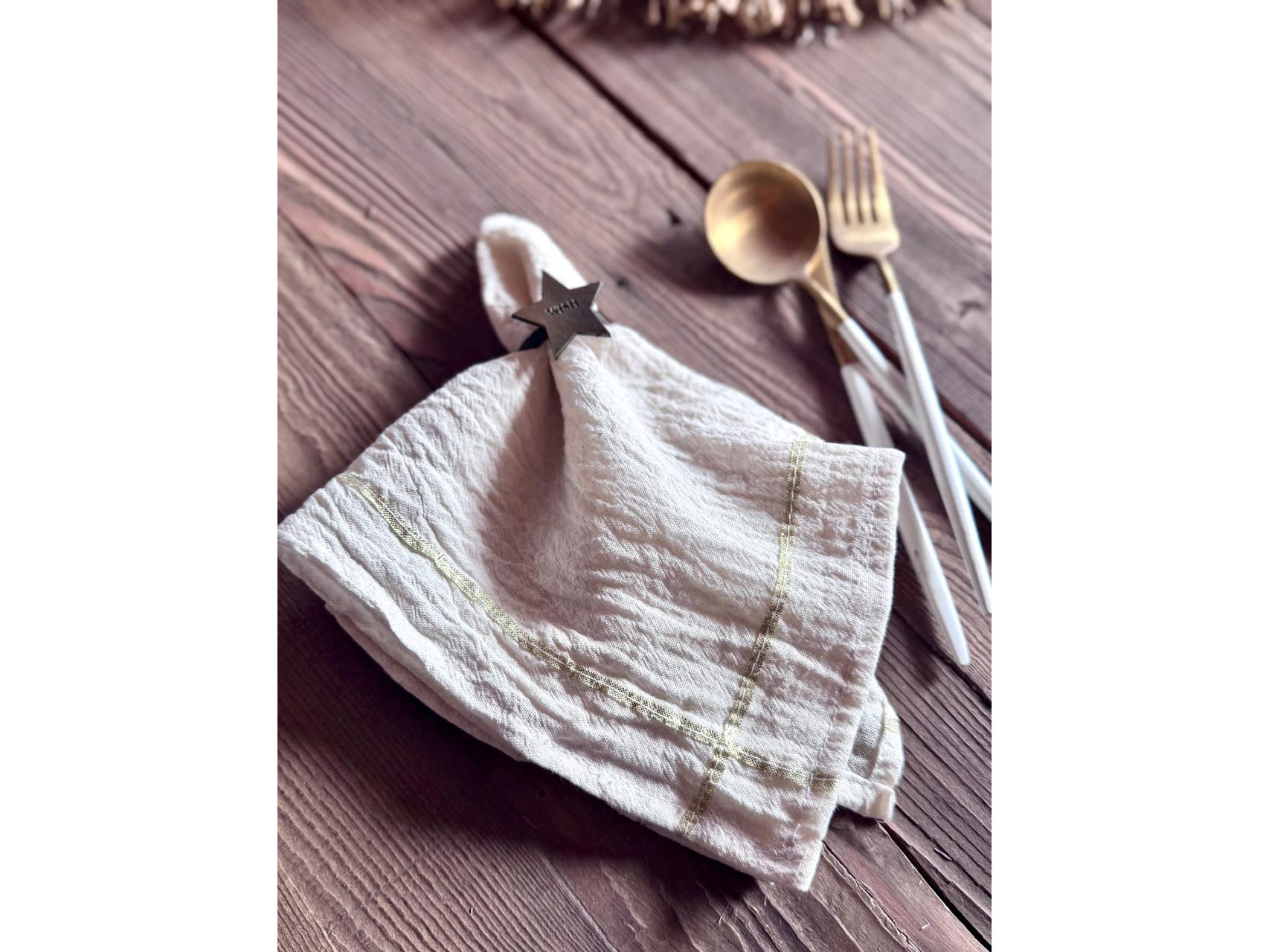 Servilleta borde dorado x 4